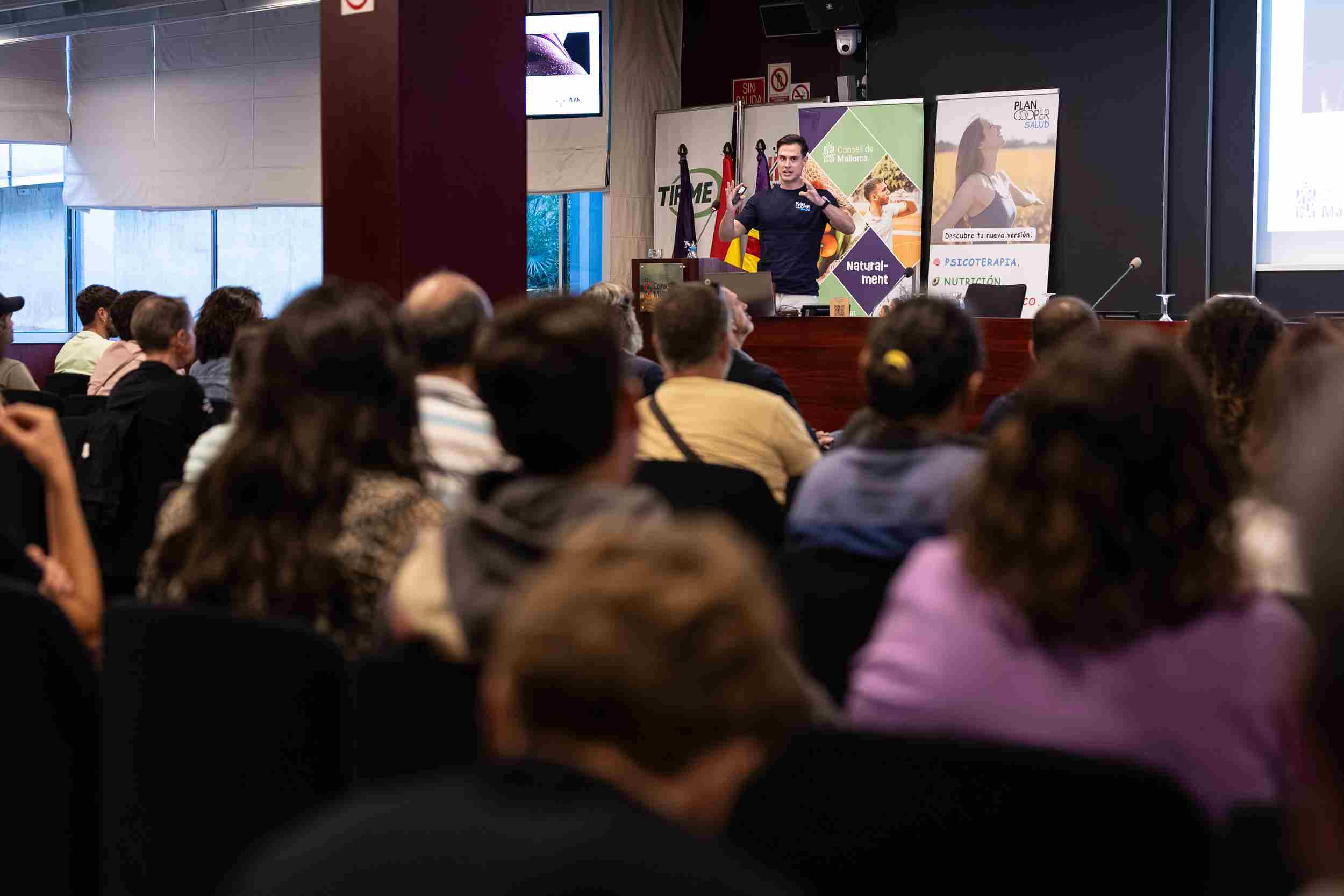 Álvaro Gayoso durante su ponencia sobre TCA y entrenamiento personal en Mallorca